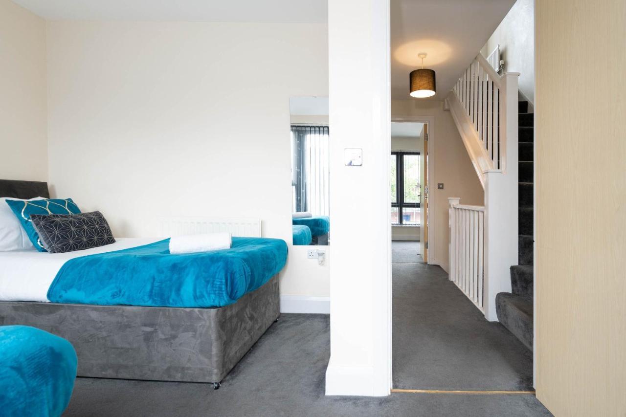 City Centre Townhouse - 3 Bedrooms - Garage - Parking - Top Rated Бирмингам Екстериор снимка