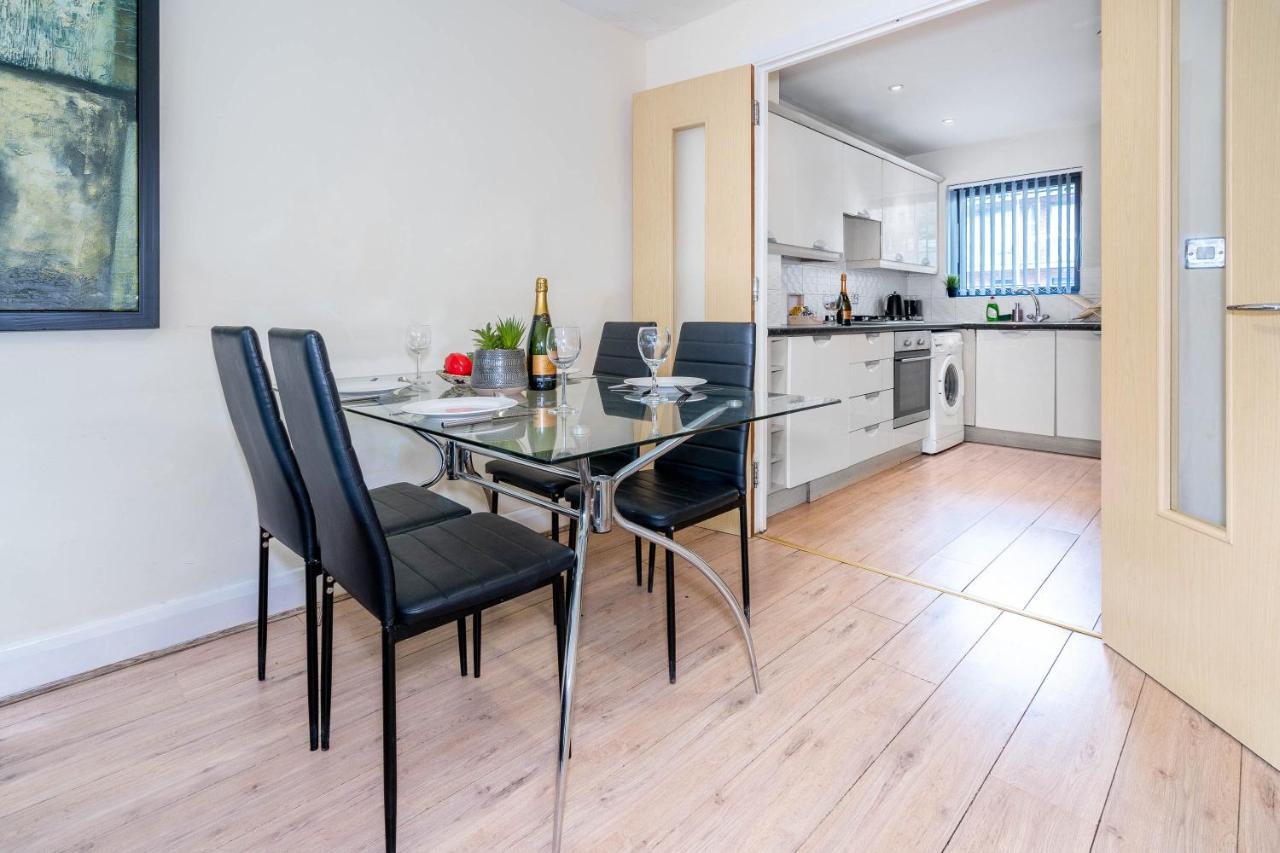 City Centre Townhouse - 3 Bedrooms - Garage - Parking - Top Rated Бирмингам Екстериор снимка
