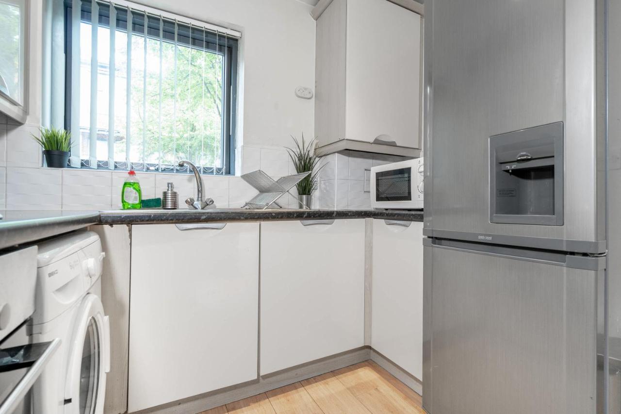 City Centre Townhouse - 3 Bedrooms - Garage - Parking - Top Rated Бирмингам Екстериор снимка