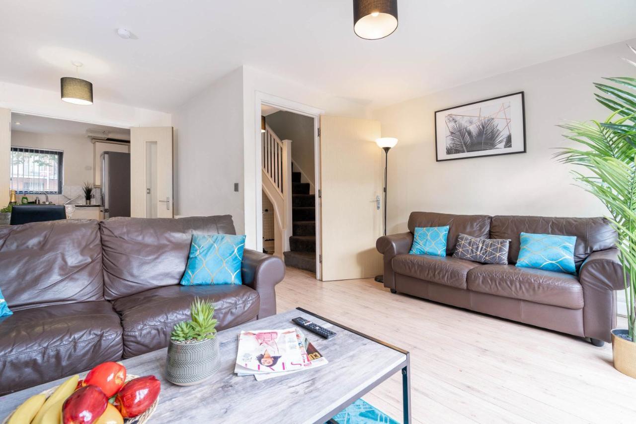 City Centre Townhouse - 3 Bedrooms - Garage - Parking - Top Rated Бирмингам Екстериор снимка